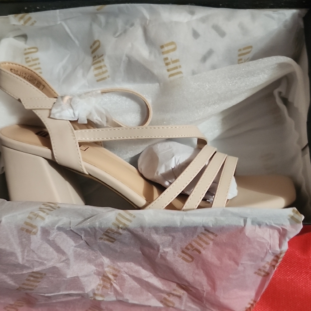 Elegant Beige Strappy Sandals